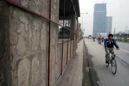 Hầm bộ hành ở thủ đô bị bỏ hoang, xâm lấn ảnh 2