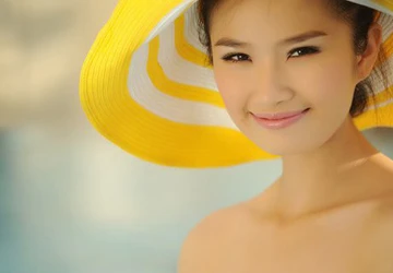 Cao Thùy Dương: Người đẹp đi làm... vệ sĩ ảnh 1