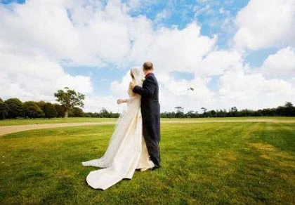 Cô dâu “hung hãn” đá chết con nợ trong ngày cưới ảnh 1