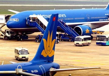 Máy bay suýt sự cố vì khách hút thuốc trong toilet ảnh 1