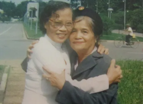 Nữ sinh Đồng Khánh kéo cờ trong lễ Tuyên ngôn độc lập ảnh 2 Nữ sinh Đồng Khánh kéo cờ trong lễ Tuyên ngôn độc lập ảnh 2