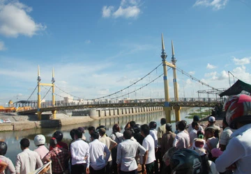 Thảm họa kinh hoàng tại Campuchia: 375 người chết, 755 người bị thương ảnh 2