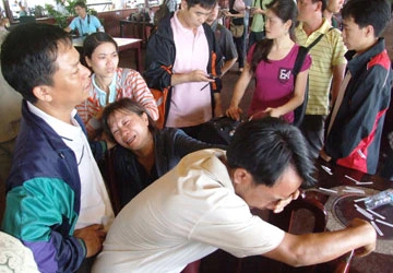 16 người chết trong vụ chìm tàu Dìn Ký ảnh 2