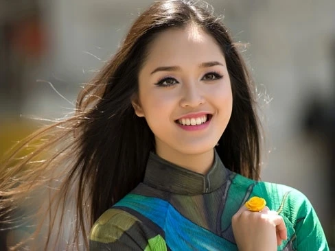 Á hậu Hoàng Anh sang Hàn Quốc quảng bá du lịch ảnh 1