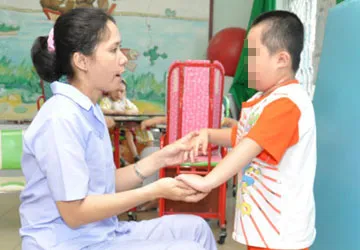 Lớp bán trú đặc biệt trong bệnh viện ảnh 1