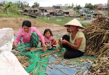 Xóm Việt kiều lây lất vùng biên - Bài 2: Khát vọng đổi đời ảnh 2