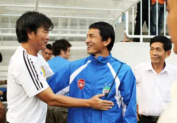 Tiệc đăng quang bị phá ảnh 6 Tiệc đăng quang bị phá ảnh 6