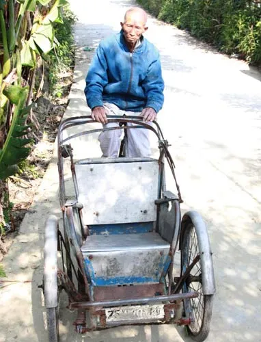 Cụ ông gần 100 tuổi đạp xích lô ảnh 8