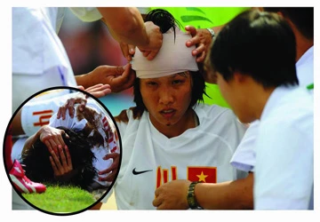 Những bóng hồng trên sân cỏ ảnh 1