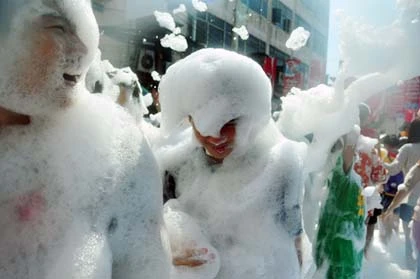 Tưng bừng Tết té nước ở Thái Lan ảnh 18