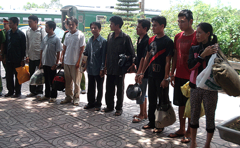 Vượt nghìn cây số bắt tội phạm truy nã ảnh 1