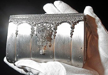 Túi xách đắt nhất thế giới giá lên tới... 37 tỉ đồng ảnh 1 Túi xách đắt nhất thế giới giá lên tới... 37 tỉ đồng ảnh 1