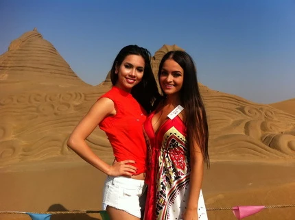 Hoàng My khoe bikini trên sa mạc ảnh 10