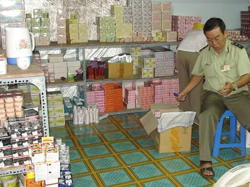 Tràn ngập hàng lậu, hàng giả ảnh 1