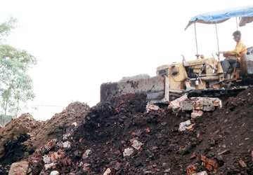 Nông dân: “Không bán chịu nữa” ảnh 2