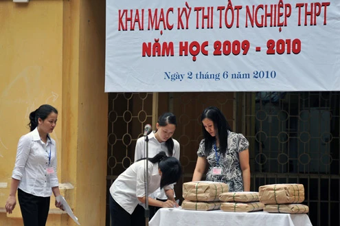 Sĩ tử trong môn thi tốt nghiệp đầu tiên ảnh 5