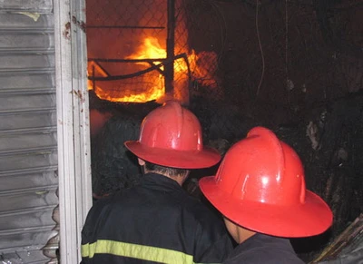 Hiện trường vụ cháy chợ Vinh ảnh 2