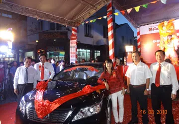 Agribank trao xe ô tô Camry 2.5G cho khách hàng ảnh 1