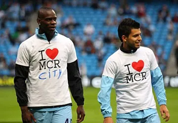 Balotelli lại nghịch dại ảnh 1 Balotelli lại nghịch dại ảnh 1
