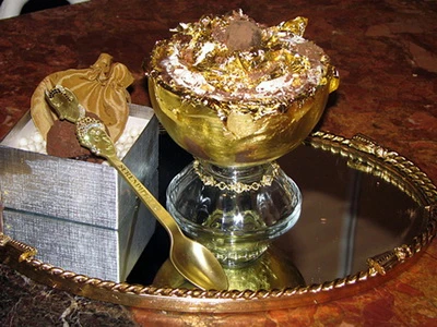 Đắp mặt, ăn vàng không giúp khỏe, đẹp lên ảnh 1