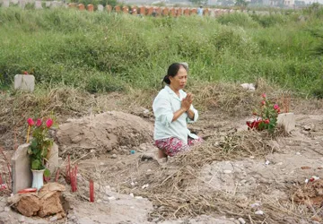 Khởi tố ba bị can về tội xâm phạm mồ mả ảnh 1