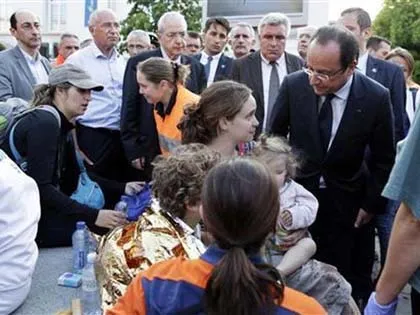 Pháp: Lật tàu hỏa, 6 người chết ảnh 5 Pháp: Lật tàu hỏa, 6 người chết ảnh 5