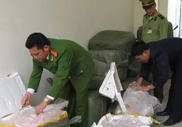 Tiêu hủy 1,7 tấn sản phẩm thịt heo không rõ nguồn gốc ảnh 1 Tiêu hủy 1,7 tấn sản phẩm thịt heo không rõ nguồn gốc ảnh 1