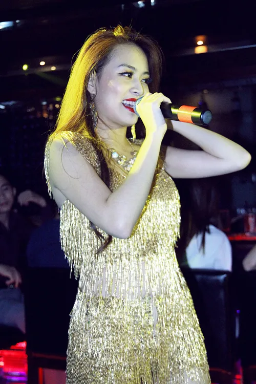 Hoàng Thùy Linh "thiêu đốt" khán giả bằng sự sexy ảnh 4