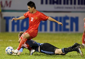 Vấn đề của bóng đá Việt Nam: Càng lớn càng… “chột” ảnh 1