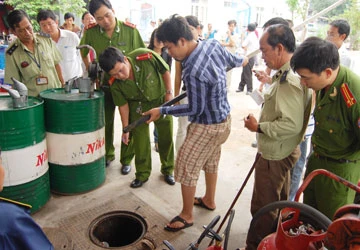 Niêm phong cây xăng bán xăng dỏm ảnh 1