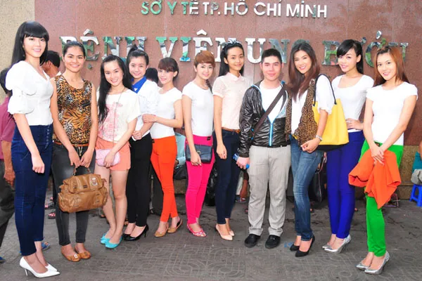 Bảo Trân, Ngọc Quý tặng quà trẻ ung bướu ảnh 9