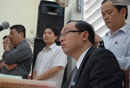 Trực tiếp phiên xử vụ án nhà báo Hoàng Hùng- phần 1: Bà Liễu bị chồng đánh trước khi đốt chồng? ảnh 16