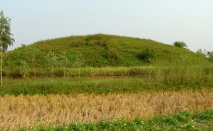 Kỳ bí Rắn Thần trong 3 gò mộ to như núi ở Thái Bình ảnh 2 Kỳ bí Rắn Thần trong 3 gò mộ to như núi ở Thái Bình ảnh 2