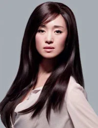 Củng Lợi đã được tạp chí Cosmopolitan bầu chọn là Người phụ nữ của năm.