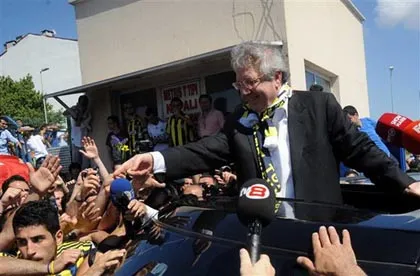 Chủ tịch Fenerbahce xộ khám vì dàn xếp tỉ số ảnh 1 Chủ tịch Fenerbahce xộ khám vì dàn xếp tỉ số ảnh 1