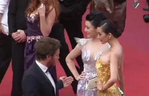 Dương Mịch thành trò lố trên thảm đỏ LHP Cannes ảnh 2 Dương Mịch thành trò lố trên thảm đỏ LHP Cannes ảnh 2