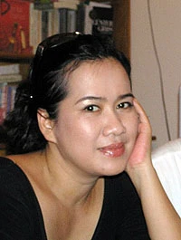 Nhà văn Nguyễn Thị Thu Huệ