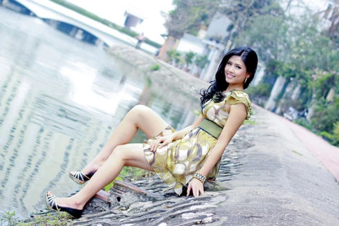 Nguyễn Thị Loan rực rỡ trong nắng ảnh 1