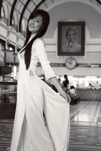 Xuân Mai chưa quen... "bị" nhìn chằm chằm ảnh 2