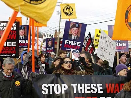 Bradley Manning: Anh hùng hay tội đồ? ảnh 2 Bradley Manning: Anh hùng hay tội đồ? ảnh 2