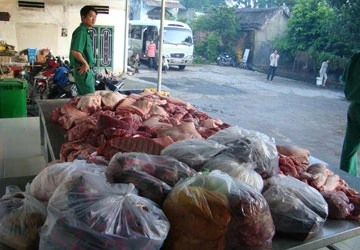 TP.HCM căng mình ngăn heo tai xanh ảnh 1 TP.HCM căng mình ngăn heo tai xanh ảnh 1