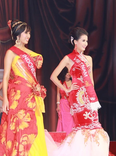 Phan Thị Mơ vào top 10 Hoa hậu châu Á tại Mỹ ảnh 2