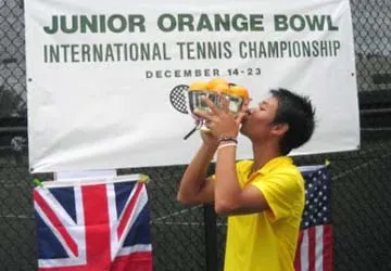 Tay vợt Hoàng Thiên vô địch giải trẻ tại Mỹ ảnh 1