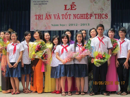 Trường THCS Đồng Khởi làm lễ tri ân ảnh 2