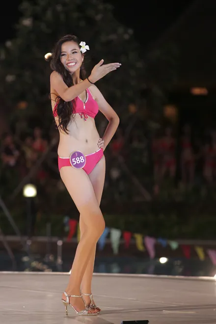 Nguyễn Ngọc Kiều Khanh trình diễn bikini ảnh 6