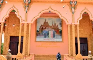 “Chùa ông Trầm Bê” gây phản cảm ảnh 1