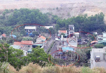 Quảng Ninh: Than thổ phỉ “nuốt” nhà dân - Bài 1: Sống trong thống khổ ảnh 1