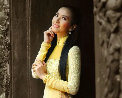 Vụ những người đẹp bán dâm: Á hậu xế độ Tuyết Nhung cầu cứu Bộ Công an ảnh 1 Vụ những người đẹp bán dâm: Á hậu xế độ Tuyết Nhung cầu cứu Bộ Công an ảnh 1