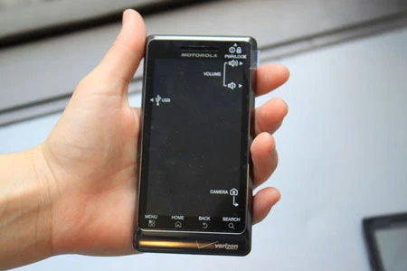 Đập hộp điện thoại Motorola Droid 2 mới “ra lò” ảnh 8 Đập hộp điện thoại Motorola Droid 2 mới “ra lò” ảnh 8
