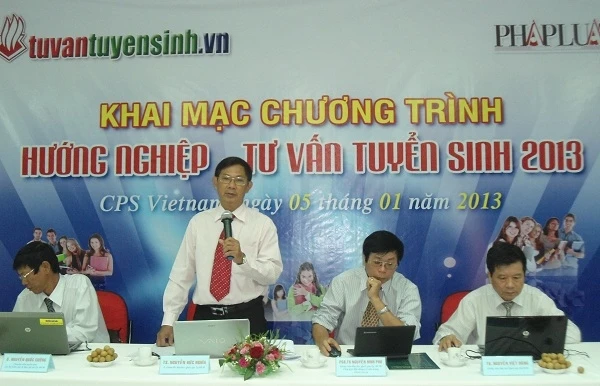 Khai mạc chương trình hướng nghiệp, tư vấn tuyển sinh CĐ - ĐH 2013 ảnh 3